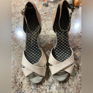 Jessica Simpson platform heels. Size 7 1/2. Still in good condition, but worn